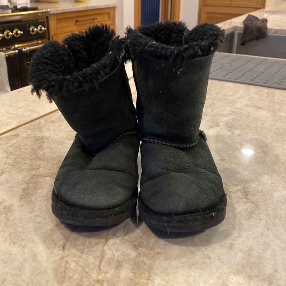 Girls uggs with bows